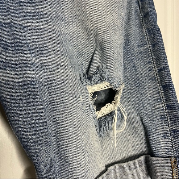 Men's Distressed Denim Slim Fit Shorts - Light Blue - Picture 2 of 5